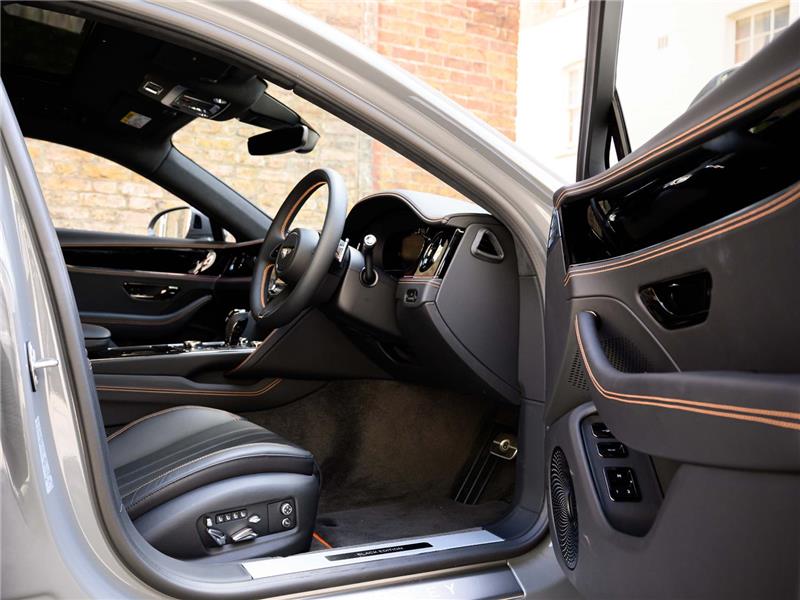 2026 Bentley Flying Spur V8 Black Edition