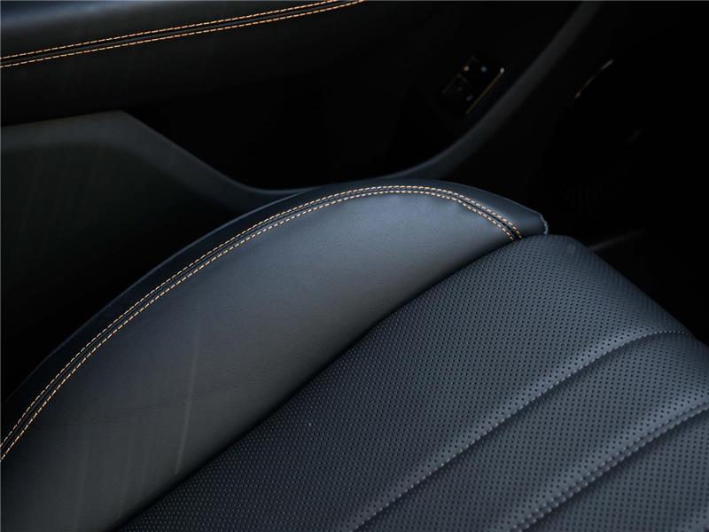 2026 Bentley Flying Spur V8 Black Edition