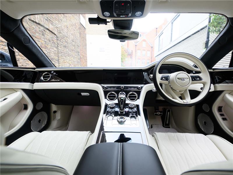 2026 Bentley Continental 4.0 V8 High-Performance GT Azure STD