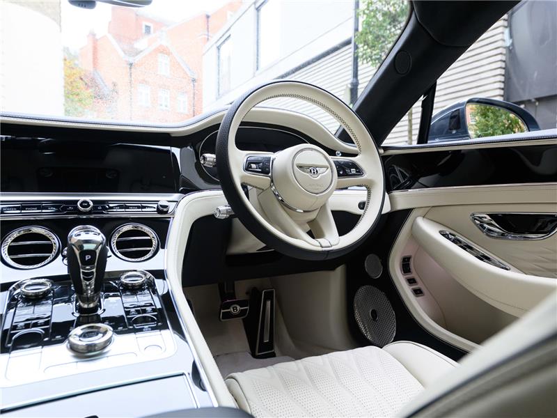 2026 Bentley Continental 4.0 V8 High-Performance GT Azure STD