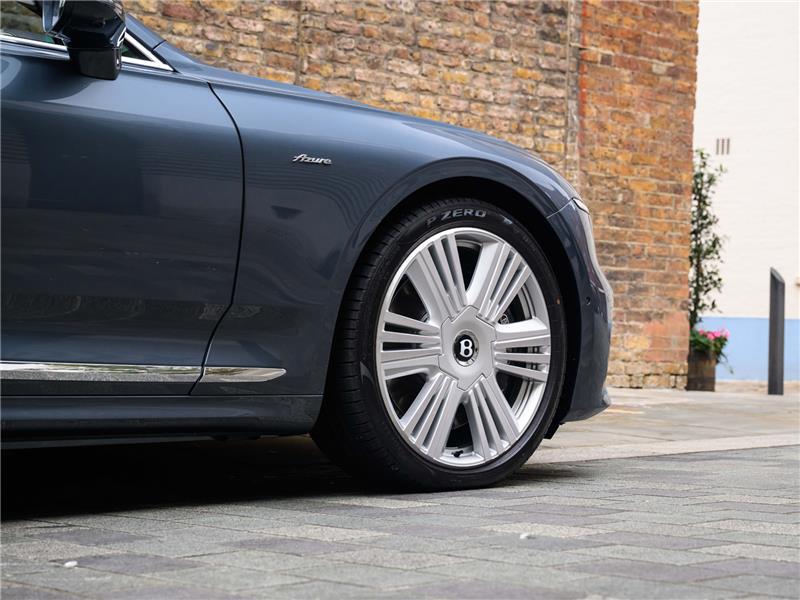 2026 Bentley Continental 4.0 V8 High-Performance GT Azure STD