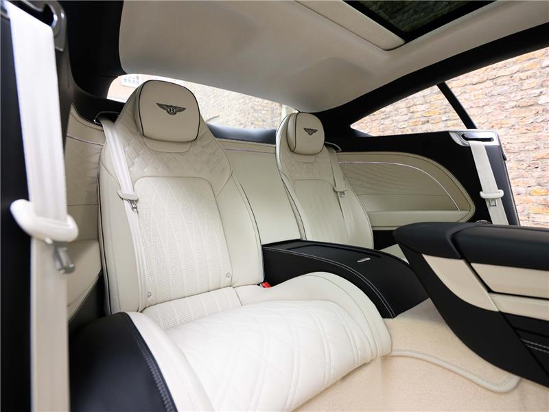 2026 Bentley Continental 4.0 V8 High-Performance GT Azure STD
