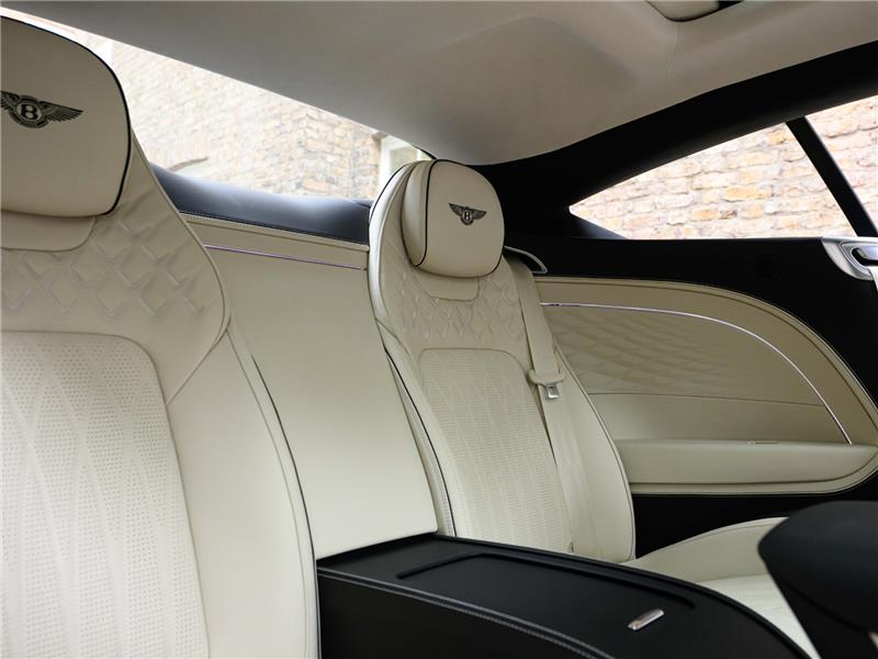 2026 Bentley Continental 4.0 V8 High-Performance GT Azure STD