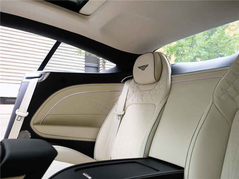 2026 Bentley Continental 4.0 V8 High-Performance GT Azure STD