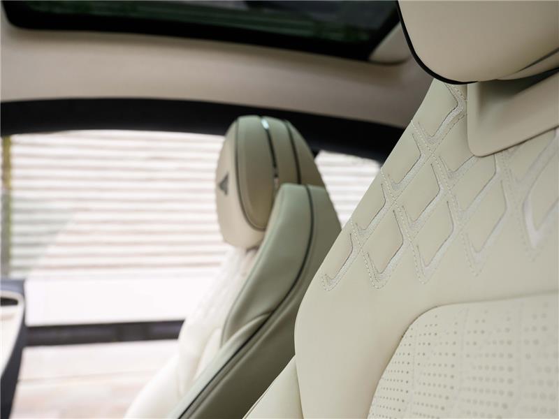 2026 Bentley Continental 4.0 V8 High-Performance GT Azure STD
