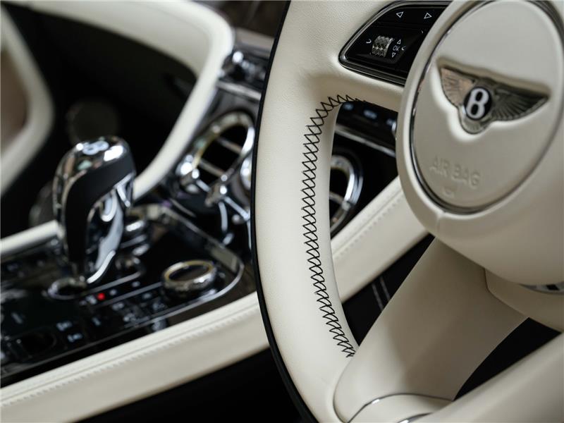 2026 Bentley Continental 4.0 V8 High-Performance GT Azure STD