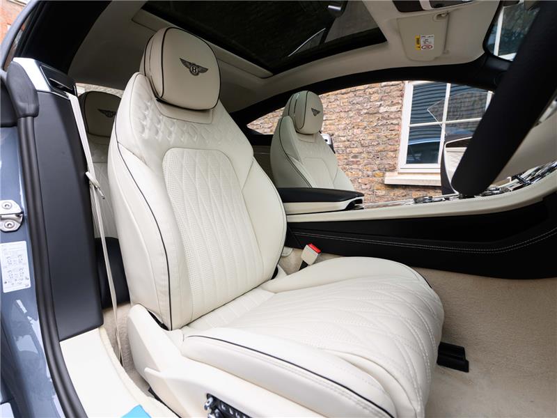 2026 Bentley Continental 4.0 V8 High-Performance GT Azure STD