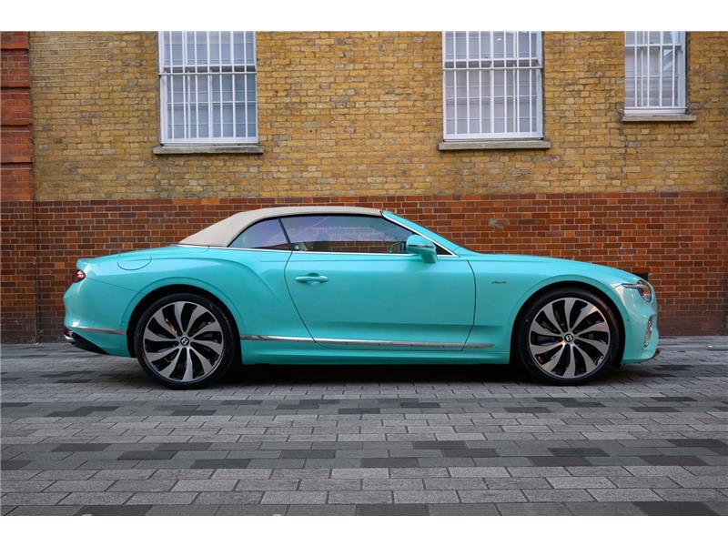 2026 Bentley Continental 4.0 V8 High-Performance GTC Azure
