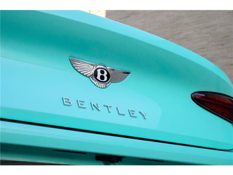 2026 Bentley Continental 4.0 V8 High-Performance GTC Azure