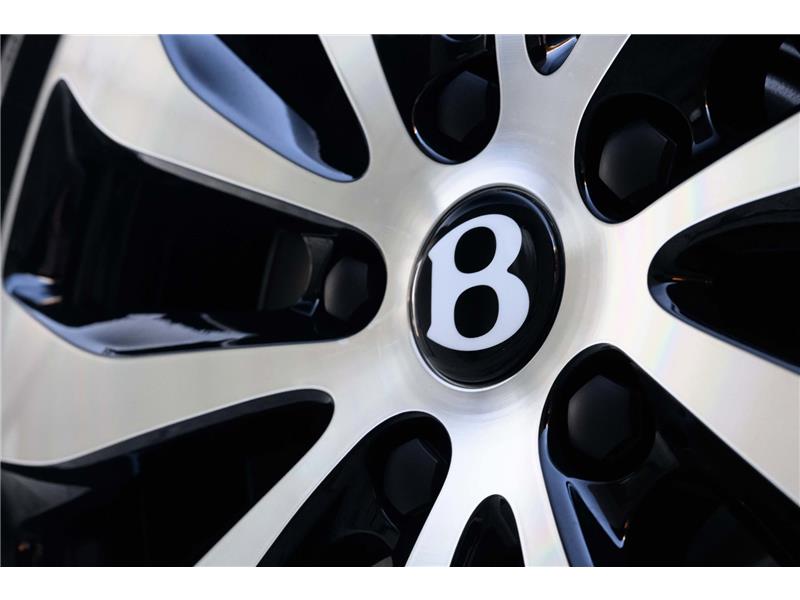 2026 Bentley Continental 4.0 V8 High-Performance GTC Azure