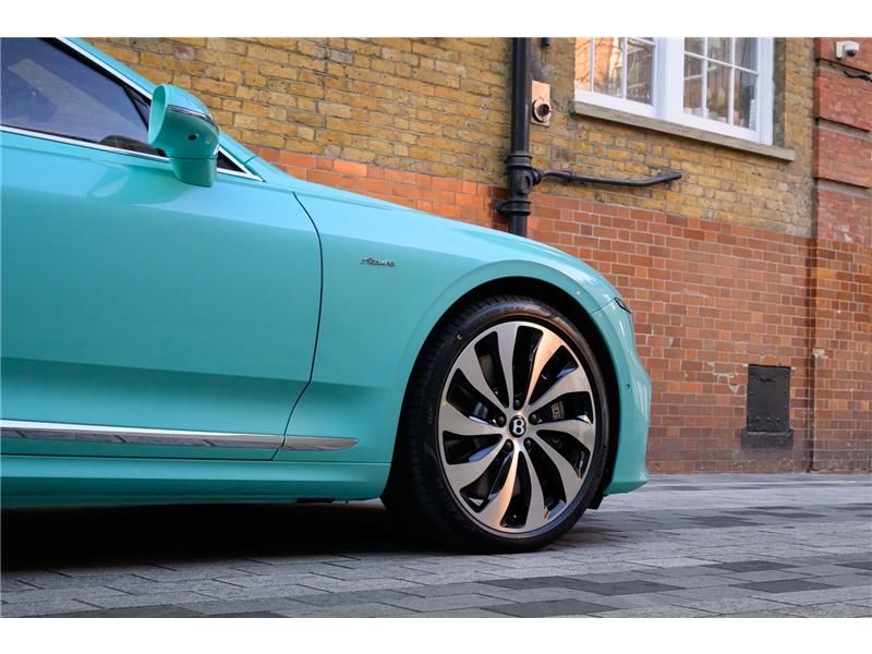2026 Bentley Continental 4.0 V8 High-Performance GTC Azure