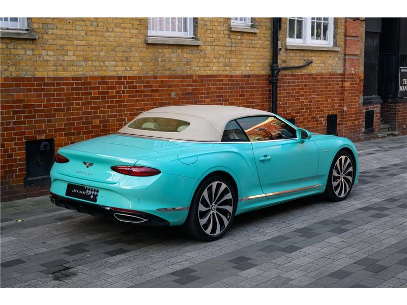 2026 Bentley Continental 4.0 V8 High-Performance GTC Azure