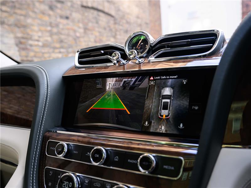 2026 Bentley Bentayga 4.0 V8 Azure EWB LWB