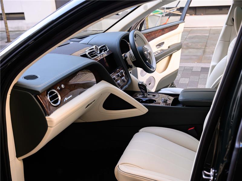 2026 Bentley Bentayga 4.0 V8 Azure EWB LWB
