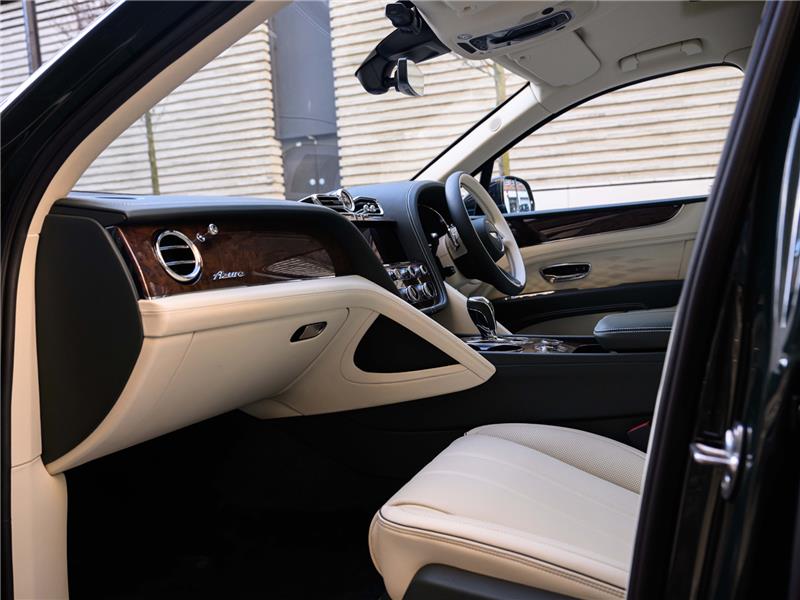 2026 Bentley Bentayga 4.0 V8 Azure EWB LWB