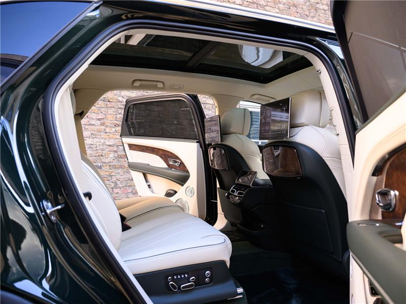2026 Bentley Bentayga 4.0 V8 Azure EWB LWB