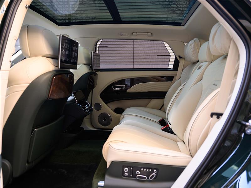 2026 Bentley Bentayga 4.0 V8 Azure EWB LWB