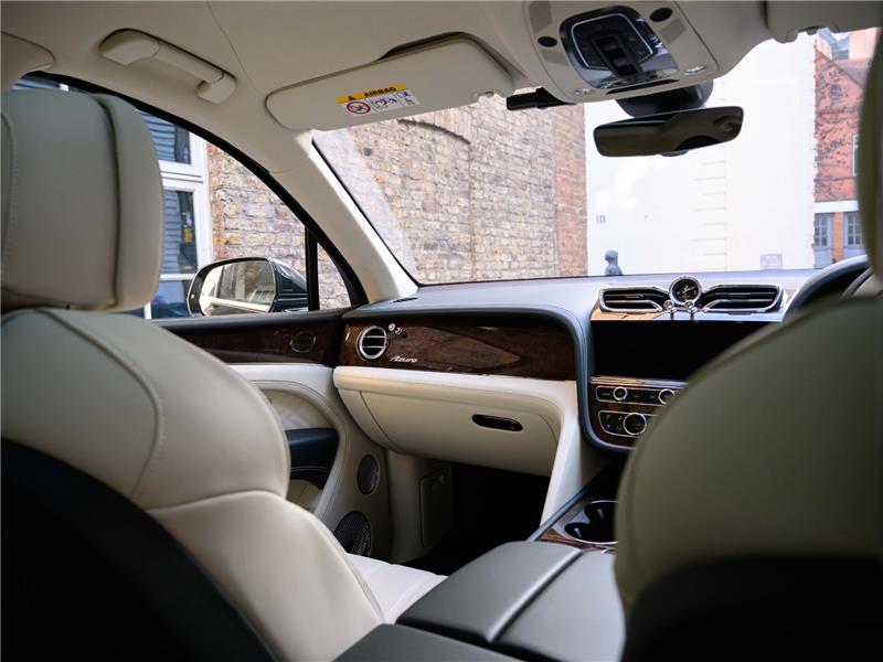 2026 Bentley Bentayga 4.0 V8 Azure EWB LWB