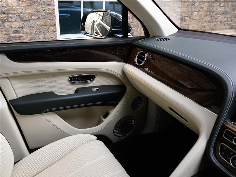 2026 Bentley Bentayga 4.0 V8 Azure EWB LWB