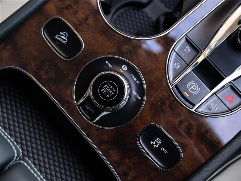 2026 Bentley Bentayga 4.0 V8 Azure EWB LWB