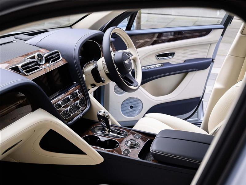 2025 Bentley Bentayga 4.0 V8 Azure EWB