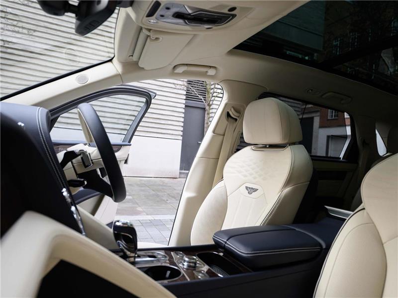 2025 Bentley Bentayga 4.0 V8 Azure EWB