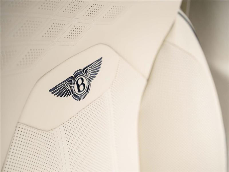 2025 Bentley Bentayga 4.0 V8 Azure EWB