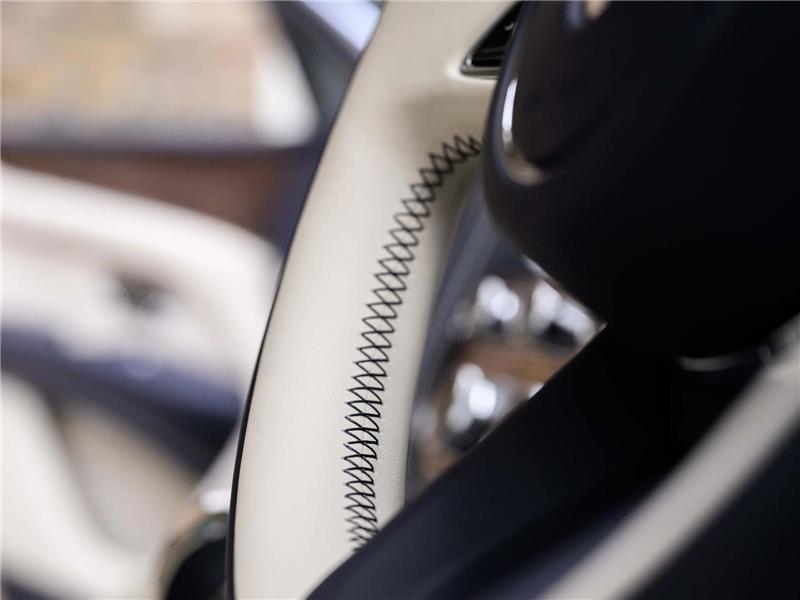 2025 Bentley Bentayga 4.0 V8 Azure EWB