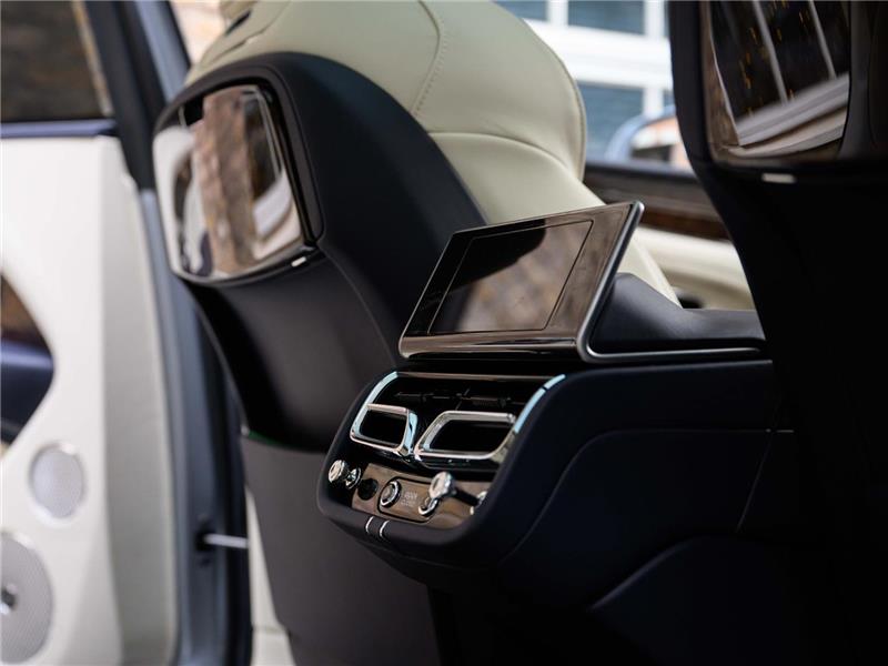 2025 Bentley Bentayga 4.0 V8 Azure EWB
