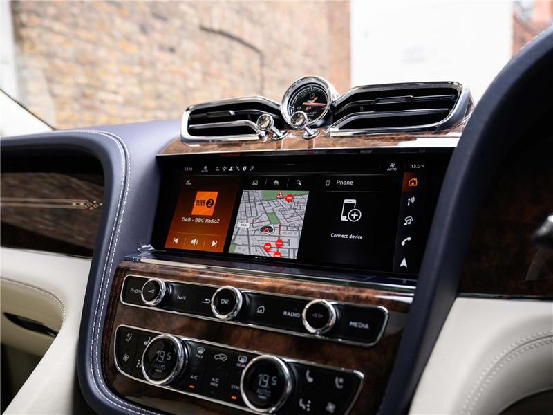 2025 Bentley Bentayga 4.0 V8 Azure EWB