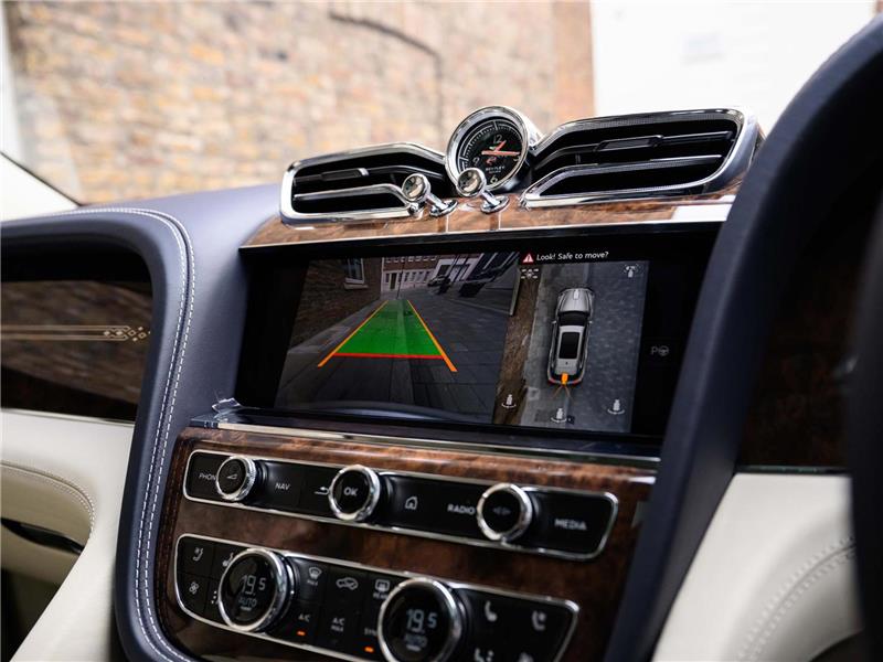 2025 Bentley Bentayga 4.0 V8 Azure EWB