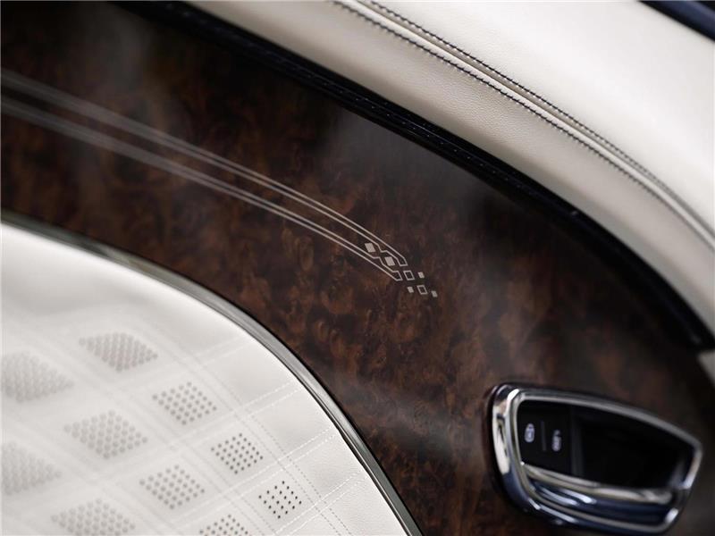 2025 Bentley Bentayga 4.0 V8 Azure EWB