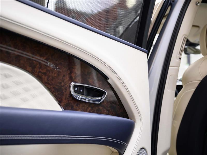 2025 Bentley Bentayga 4.0 V8 Azure EWB
