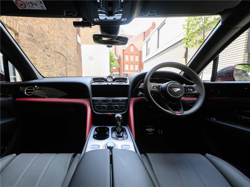 2025 Bentley Bentayga 4.0 V8 Mulliner EWB