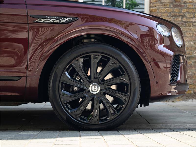2025 Bentley Bentayga 4.0 V8 Mulliner EWB
