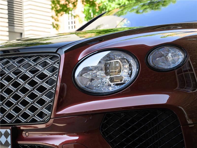 2025 Bentley Bentayga 4.0 V8 Mulliner EWB