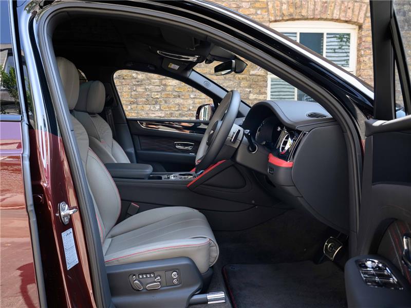 2025 Bentley Bentayga 4.0 V8 Mulliner EWB
