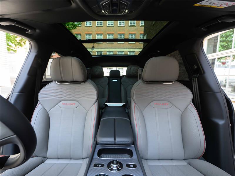 2025 Bentley Bentayga 4.0 V8 Mulliner EWB