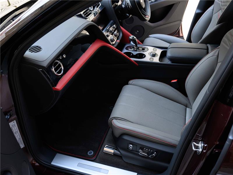 2025 Bentley Bentayga 4.0 V8 Mulliner EWB