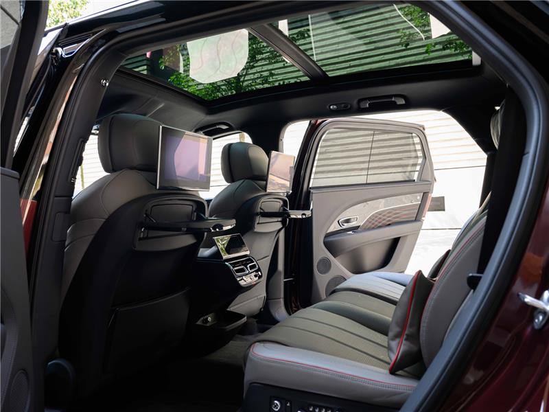 2025 Bentley Bentayga 4.0 V8 Mulliner EWB