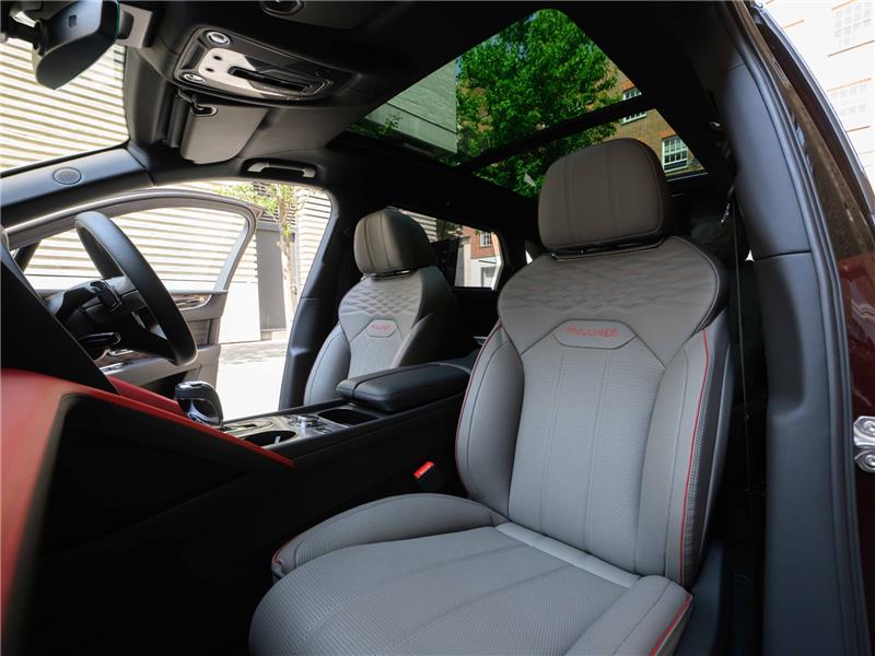2025 Bentley Bentayga 4.0 V8 Mulliner EWB
