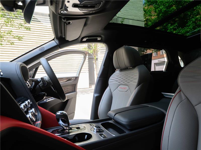 2025 Bentley Bentayga 4.0 V8 Mulliner EWB
