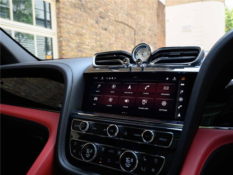 2025 Bentley Bentayga 4.0 V8 Mulliner EWB