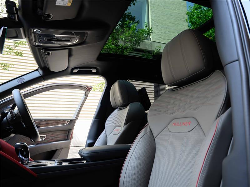 2025 Bentley Bentayga 4.0 V8 Mulliner EWB