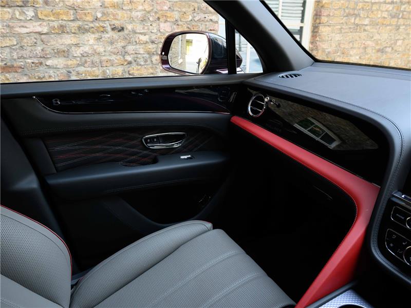 2025 Bentley Bentayga 4.0 V8 Mulliner EWB