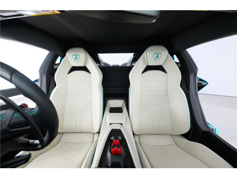 2024 Lamborghini REVUELTO V12 HYBRID