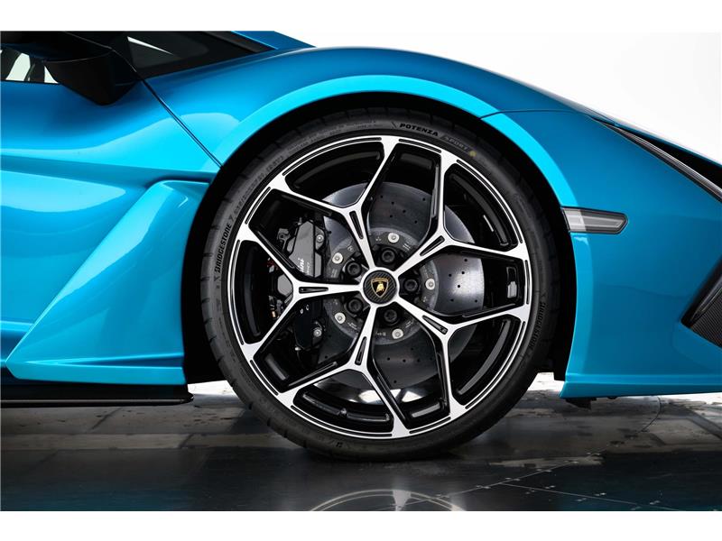 2024 Lamborghini REVUELTO V12 HYBRID