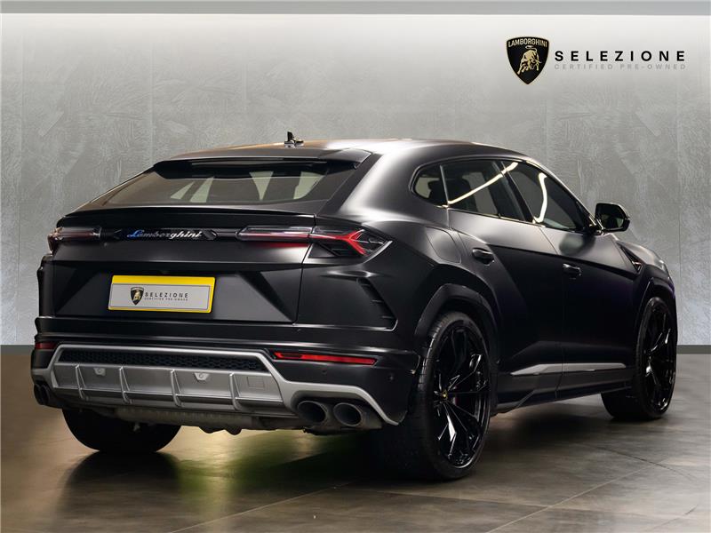 2020 Lamborghini Urus V8