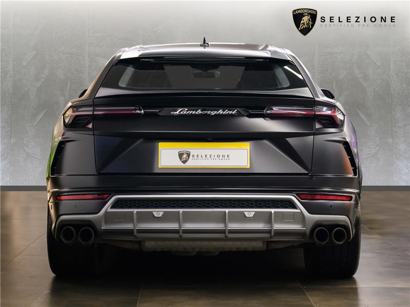 2020 Lamborghini Urus V8