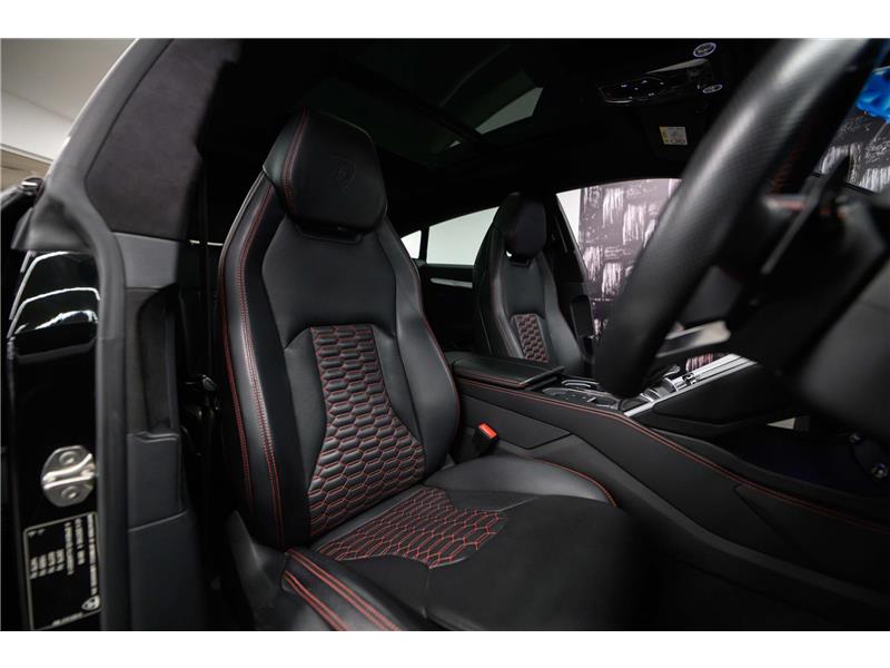 2020 Lamborghini Urus V8